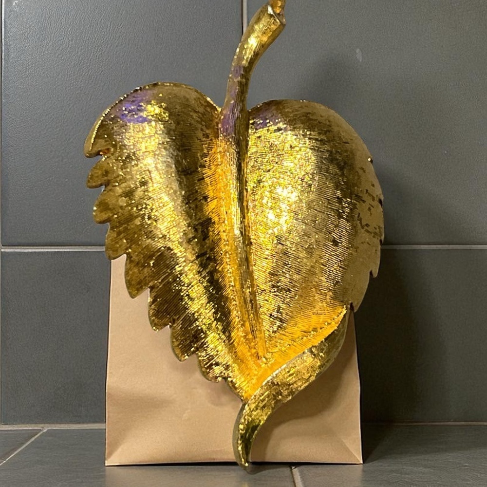 Mamselle Vintage Gold Leaf-Shaped Brooch